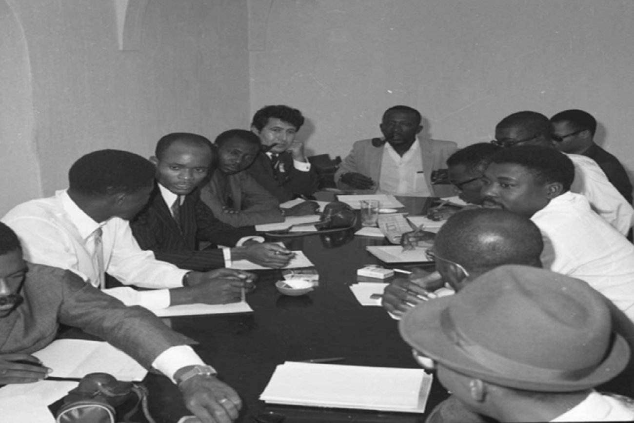   1970 - الطاهر شريعة وعصمان صمبان يترأسان اجتماعًا تحضيريًا لتأسيس الفيدرالية الافريقية للسينمائيين (FEPACI) 