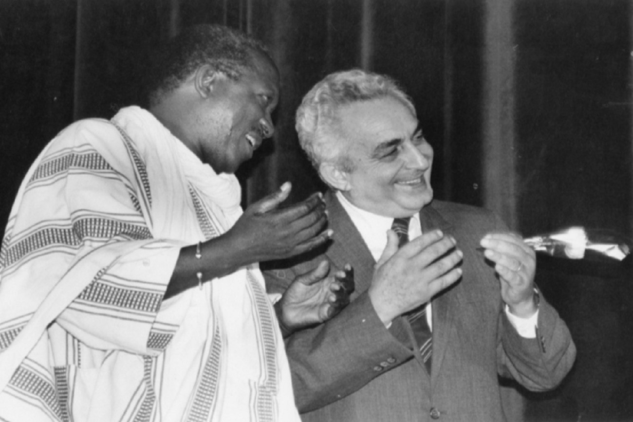 Une amitié de longue durée nouée à Carthage entre deux des plus grands cinéastes d'Afrique Subsaharienne et du monde arabe : le Sénégalais Sembene Ousmane avec le cinéaste égyptien en exil Tawfik Saleh.